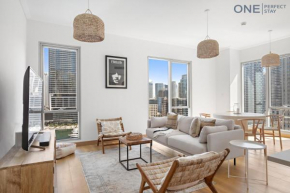 Stylish Living 2BR Apart in the Heart of Marina